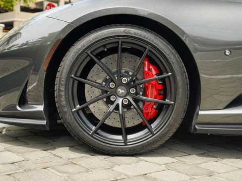 Used 2020 Ferrari 812 Superfast RWD image 18