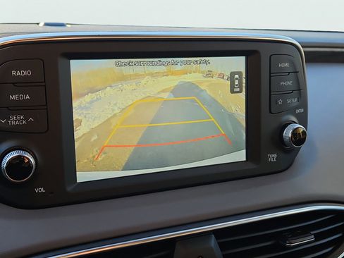 Used 2020 Hyundai Santa Fe SE image 8