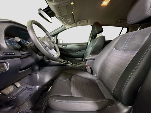 Used 2021 Nissan Leaf SV w/ SV Technology Package FWD image 22