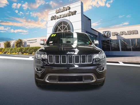 Used 2021 Jeep Grand Cherokee Limited w/ Trailer Tow Group IV AWD/4WD image 11