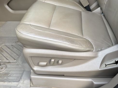 Used 2019 Chevrolet Tahoe LT w/ Luxury Package image 28