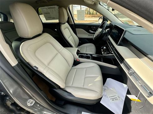 New 2026 Lincoln Corsair Premiere image 27