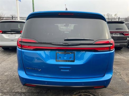 New 2026 Chrysler Pacifica Select w/ S Appearance Package image 23