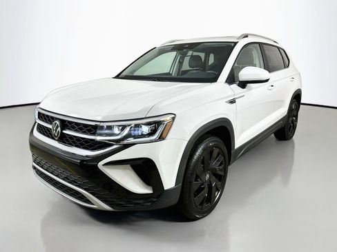 Certified 2024 Volkswagen Taos SEL AWD/4WD image 1