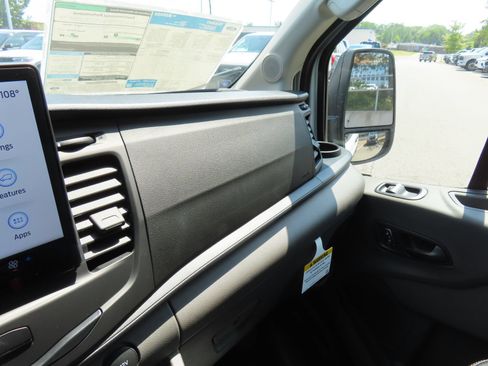 New 2026 Ford Transit 250 148 Medium Roof RWD image 9