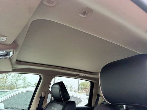 Used 2021 RAM 1500 Laramie image 12