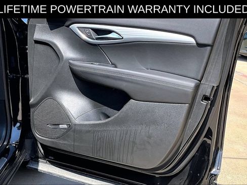 Used 2025 Buick Envision Avenir AWD/4WD image 21