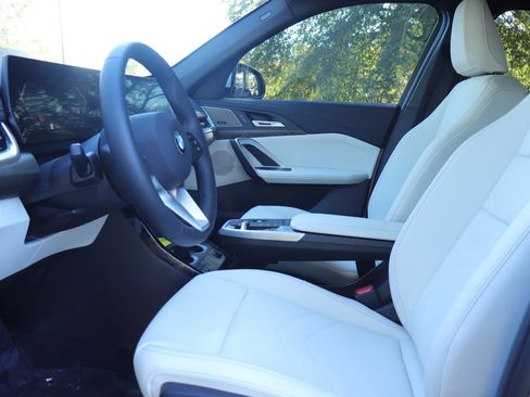 Used 2026 BMW X1 xDrive28i w/ Technology Package image 11