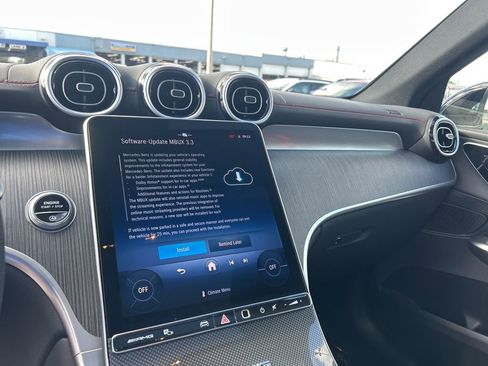 Used 2025 Mercedes-Benz GLC 43 AMG 4MATIC image 12