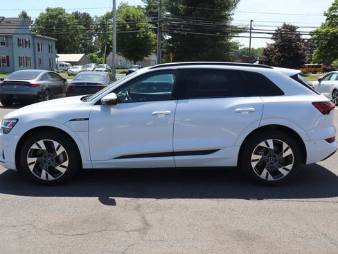 Used 2021 Audi e-tron Premium w/ Convenience Plus Package AWD/4WD image 8