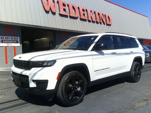 Used 2023 Jeep Grand Cherokee L Laredo AWD/4WD image 1