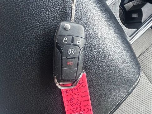 Used 2019 Ford F150 XLT w/ Equipment Group 302A Luxury AWD/4WD image 28