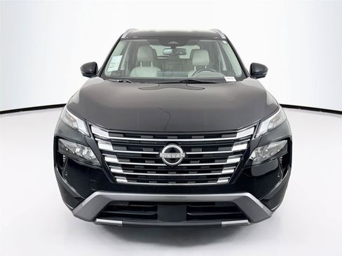 Used 2024 Nissan Rogue SL AWD/4WD image 9