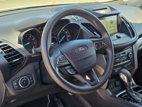 Used 2018 Ford Escape SE w/ SE Sync 3 Package FWD image 11