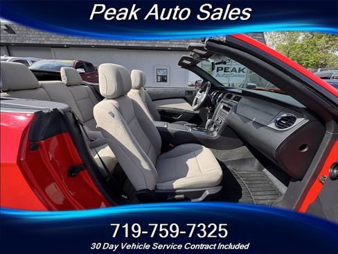 Used 2014 Ford Mustang Convertible RWD image 35