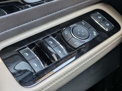 Used 2023 Lincoln Aviator Reserve w/ Equipment Group 201A RWD image 26