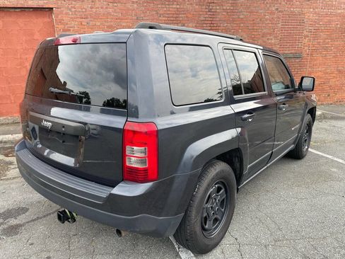 Used 2016 Jeep Patriot Sport image 3