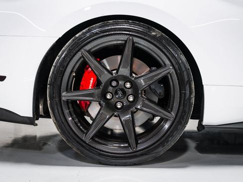 Used 2022 Ford Mustang Shelby GT500 w/ Carbon Fiber Track Pack RWD image 11