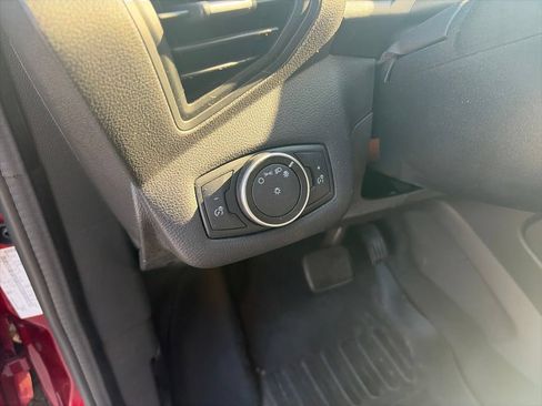 Used 2017 Ford C-MAX Energi SE w/ Equipment Group 402A FWD image 19