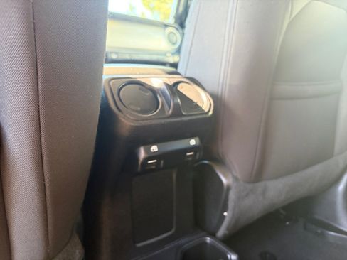Used 2021 Jeep Wrangler Unlimited Sport AWD/4WD image 32