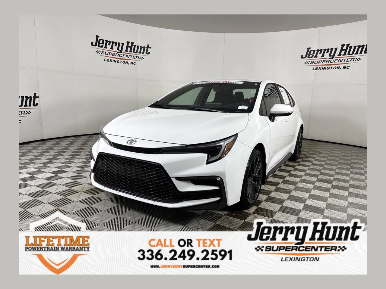 Used 2026 Toyota Corolla SE FWD image 1