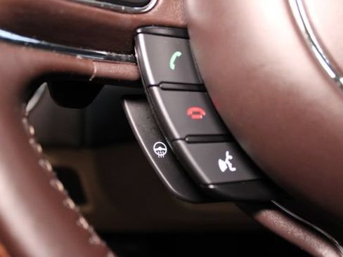 Used 2015 Jaguar XJ L Portfolio RWD image 23