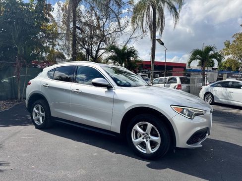 Used 2018 Alfa Romeo Stelvio AWD image 14