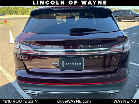 Used 2023 Lincoln Nautilus Reserve AWD/4WD image 5