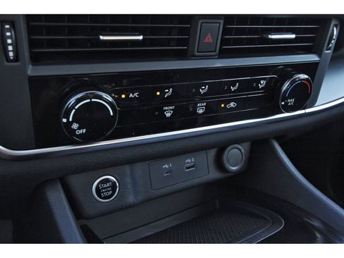 Used 2021 Nissan Rogue S FWD image 25