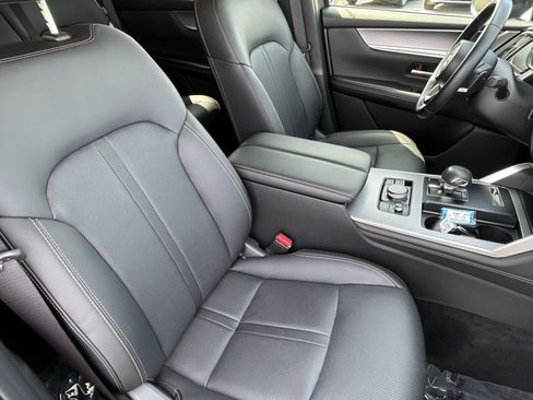 Used 2025 MAZDA CX-90 3.3 Turbo w/ Preferred Package AWD/4WD image 10