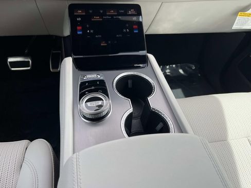 New 2026 Cadillac Vistiq Luxury AWD/4WD image 32