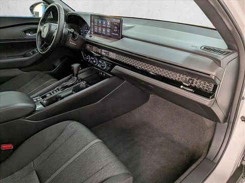 Used 2025 Honda Accord Sport image 28