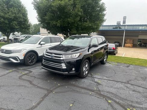 Used 2019 Toyota Highlander Limited Platinum AWD/4WD image 3