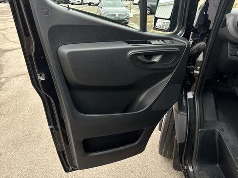 Used 2020 Mercedes-Benz Sprinter 3500 image 21
