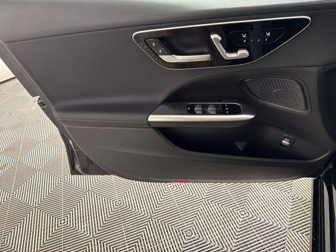 Used 2025 Mercedes-Benz C 300 Sedan image 9