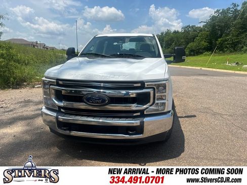 Used 2022 Ford F250 XL w/ STX Appearance Package RWD image 3