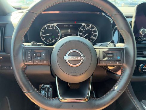 Used 2025 Nissan Pathfinder Rock Creek AWD/4WD image 11