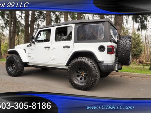 Used 2018 Jeep Wrangler Unlimited Sahara AWD/4WD image 11