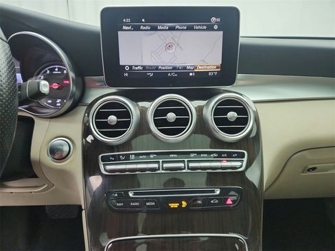 Used 2017 Mercedes-Benz GLC 300 4MATIC image 19