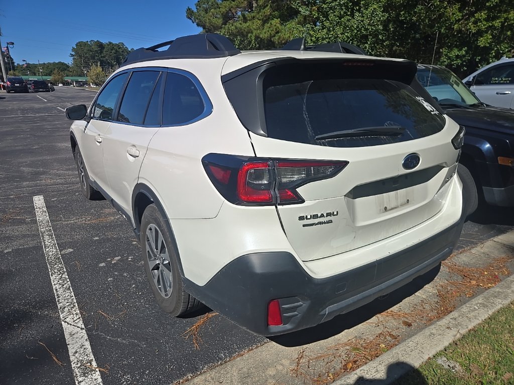 Used 2022 Subaru Outback Premium AWD/4WD image 3