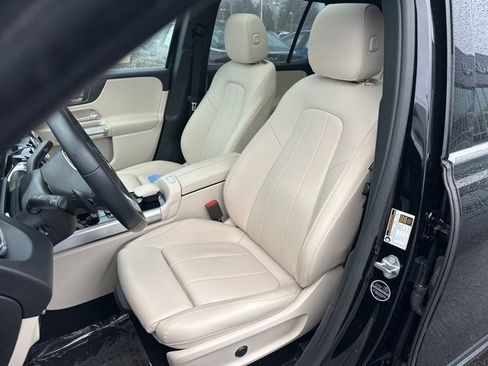 Used 2023 Mercedes-Benz GLB 250 4MATIC image 9