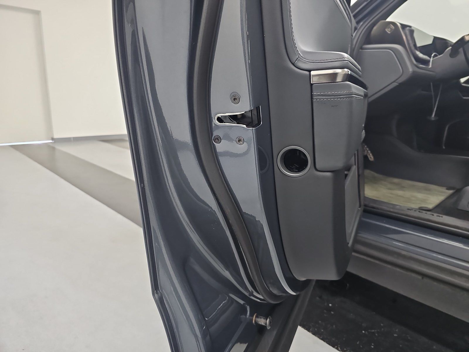 Used 2022 Rivian R1T Launch Edition AWD/4WD image 30