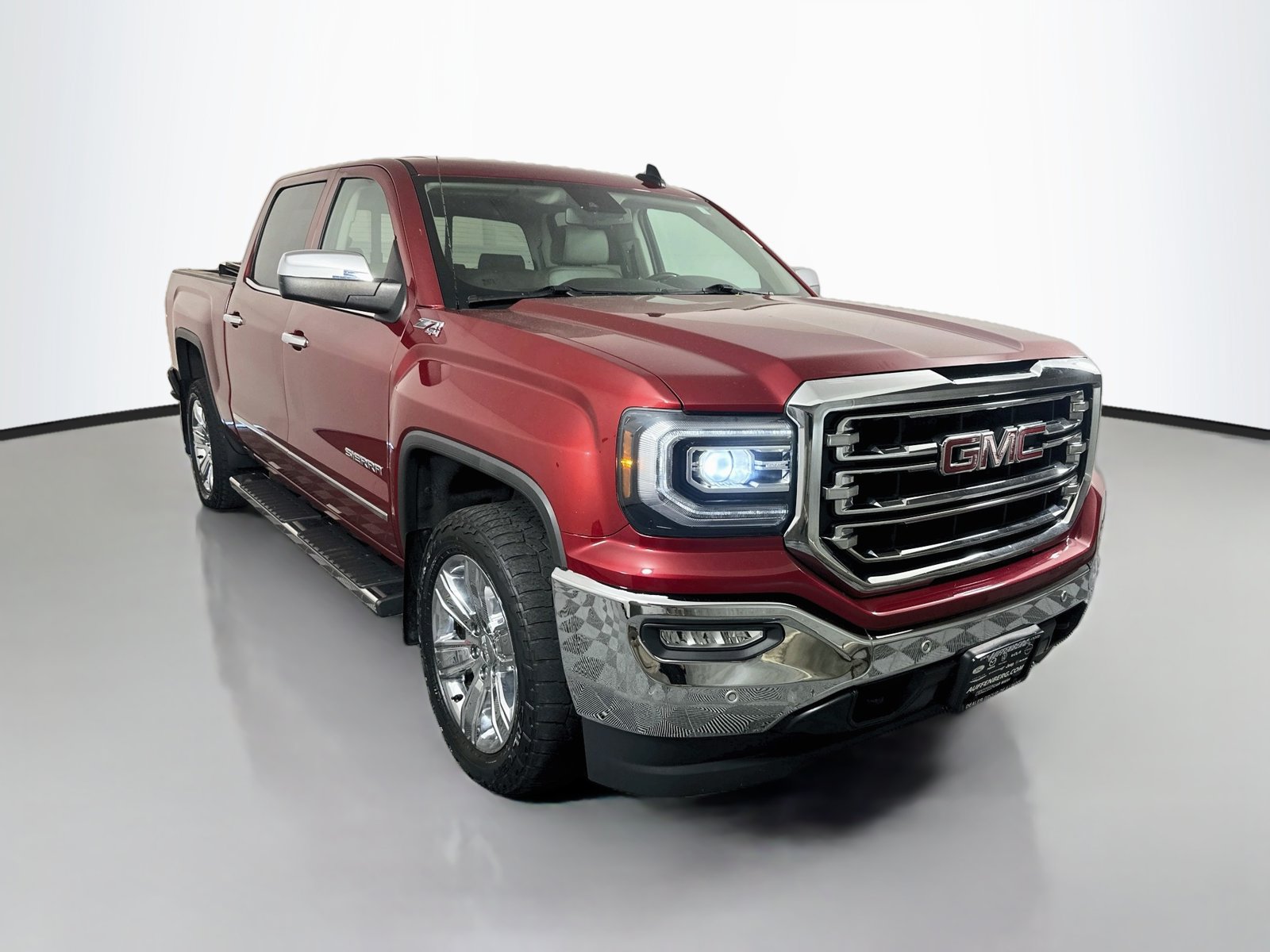 Used 2018 GMC Sierra 1500 SLT AWD/4WD image 1