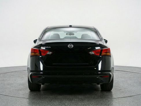 Used 2025 Nissan Altima 2.5 SV FWD image 7
