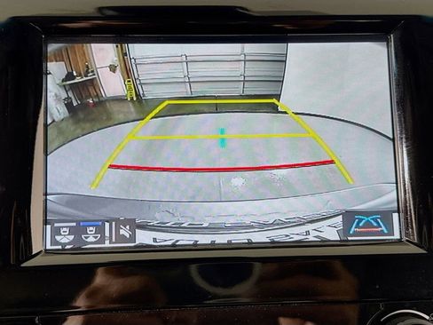 Used 2018 Toyota Camry SE w/ Moonroof Package image 26