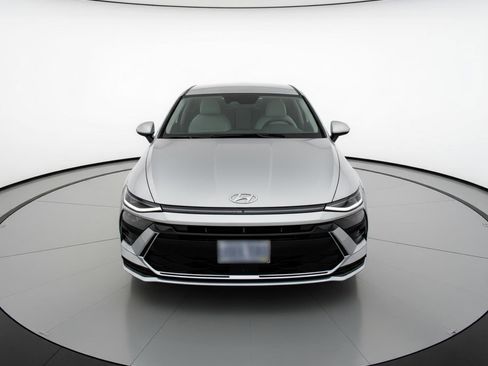 Used 2025 Hyundai Sonata SEL FWD image 2