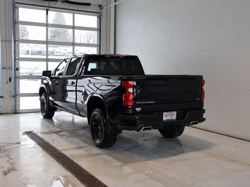 Used 2024 Chevrolet Silverado 1500 LT Trail Boss w/ Convenience Package II image 8