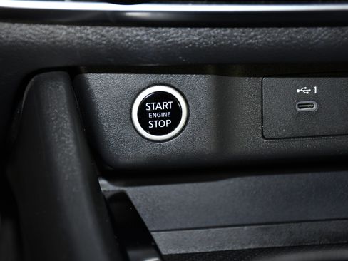 Used 2022 Nissan Rogue SV AWD/4WD image 25