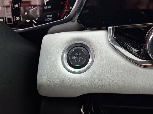 Used 2024 GMC Canyon AT4X w/ AT4X AEV Edition image 25