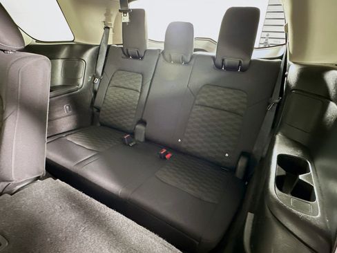 Used 2024 Nissan Pathfinder SV image 27